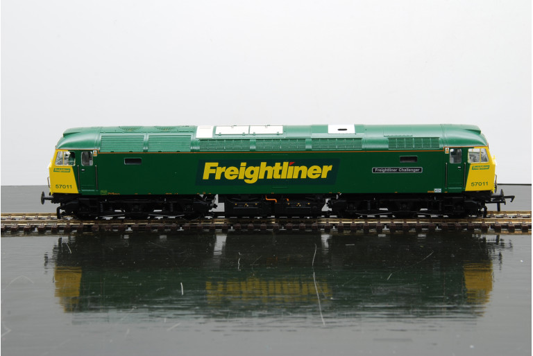 Class 57 Freightliner Challenger 32-753 Class 57 Freightliner Challenger 32-753