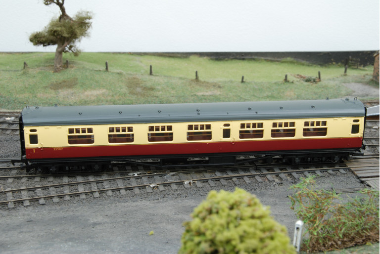 Bachmann 34-552 63ft Bulleid Corridor Composite S5907 Bachmann 34-552 63ft Bulleid Corridor Composite S5907