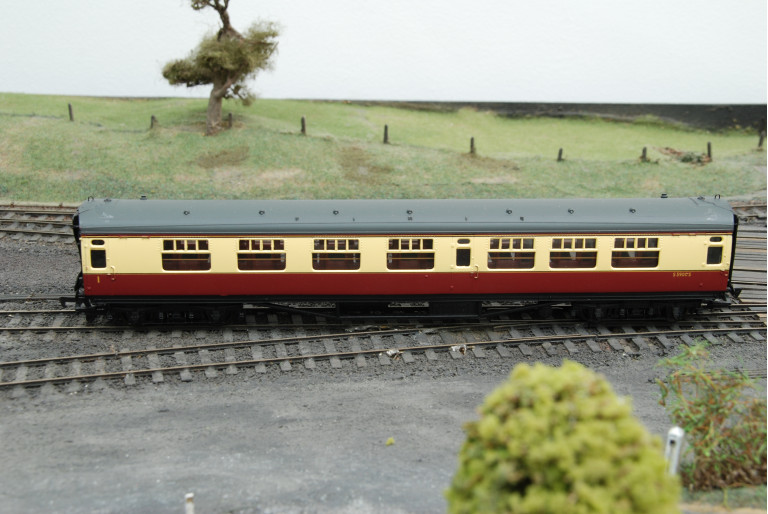 63ft Bulleid Corridor Composite Crimson / Cream BR S5900S 63ft Bulleid Corridor Composite Crimson / Cream BR S5900S