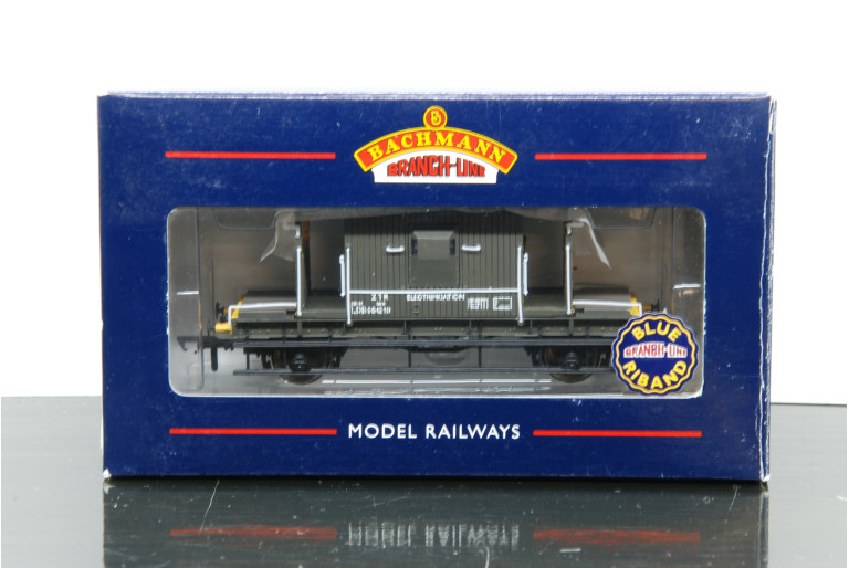 Standard 20T Brake Van BR Olive & Yellow Standard 20T Brake Van BR Olive & Yellow