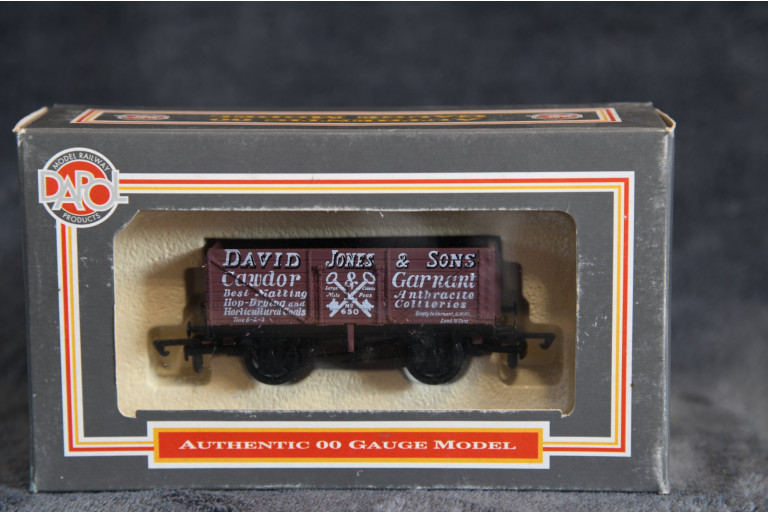 David Jones 7 Plank Wagon Dapol David Jones 7 Plank Wagon Dapol