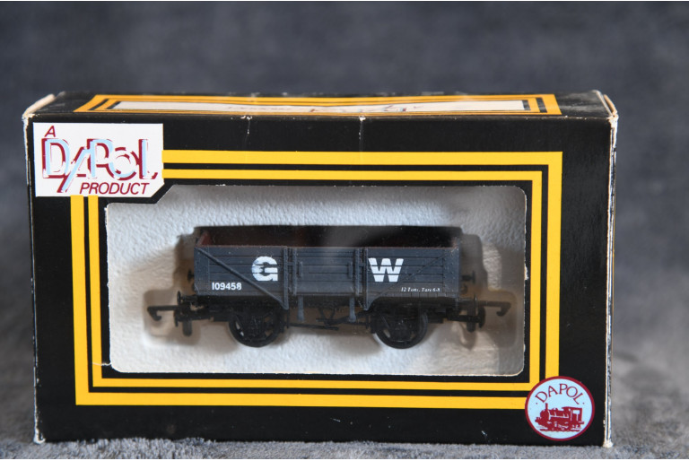 GWR 5 Plank Wagon in Grey GWR 5 Plank Wagon in Grey