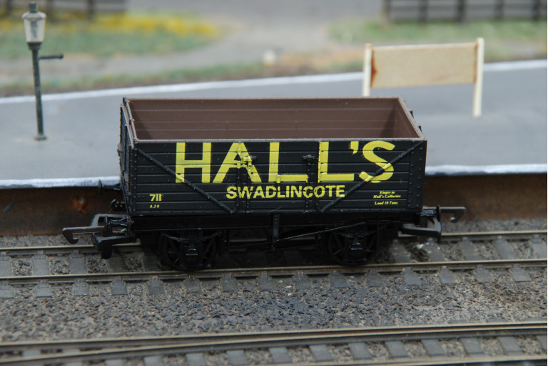 Hall's Swadlincote 7 Plank Wagon No.711 Hall's Swadlincote 7 Plank Wagon No.711