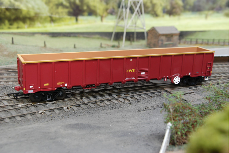 Dapol B777B MBA Monsterbox in EWS 500017 Dapol B777B MBA Monsterbox in EWS 500017