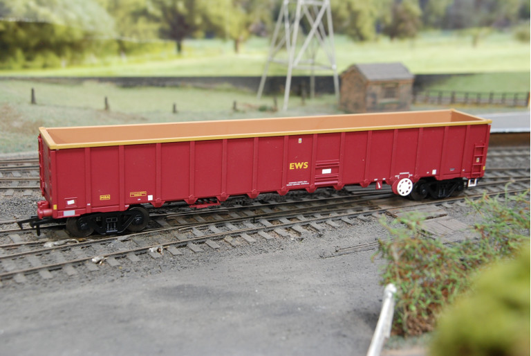 Dapol B777C MBA Monsterbox in EWS 500045 Dapol B777C MBA Monsterbox in EWS 500045