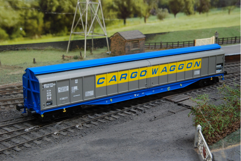 Heljan 5001 Cargo Waggon Silver & Blue
