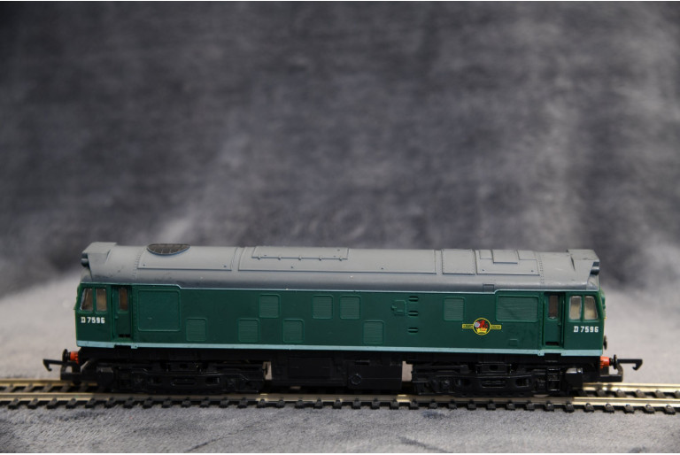 Hornby Class 25 BR Green D7596 Hornby Class 25 BR Green D7596