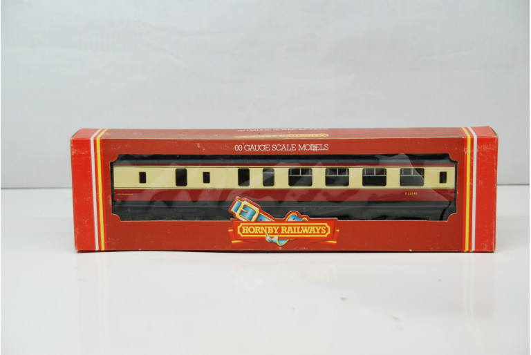 BR Composite Coach Crimson / Cream M26545