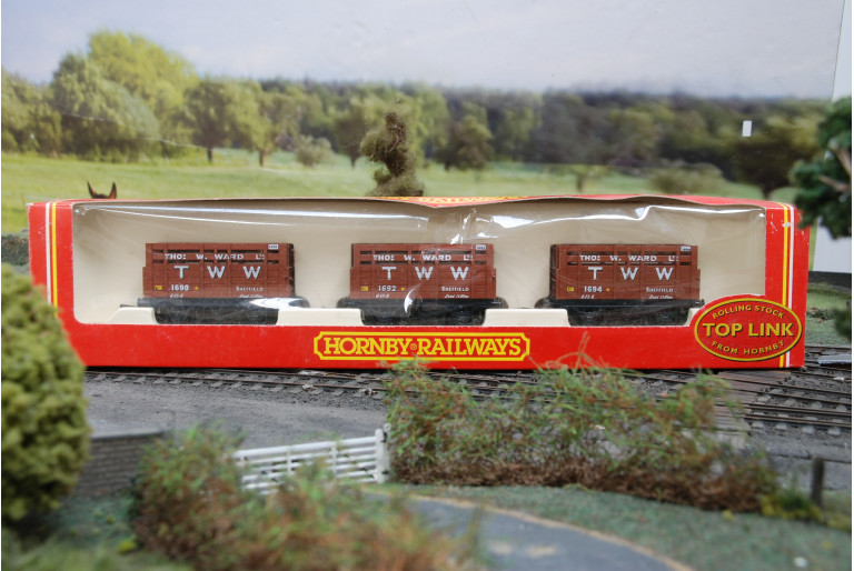 3 Coke Wagons Thomas Ward TWW 1690, 1692, 1694
