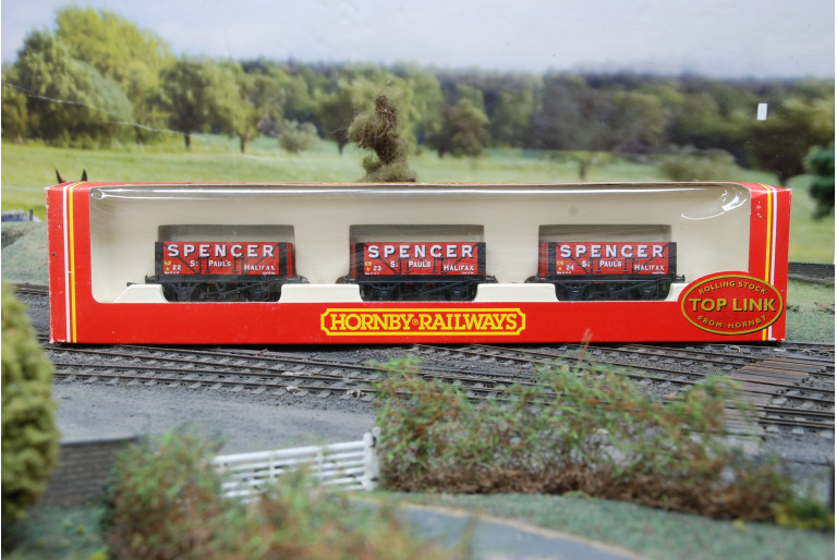 Three 5-Plank Wagons Spencer St Pauls R6039 Three 5-Plank Wagons Spencer St Pauls R6039