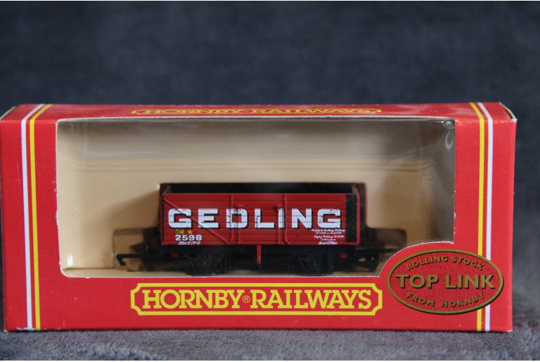 Gedling 7 Plank Wagon Hornby R6067 Gedling 7 Plank Wagon Hornby R6067