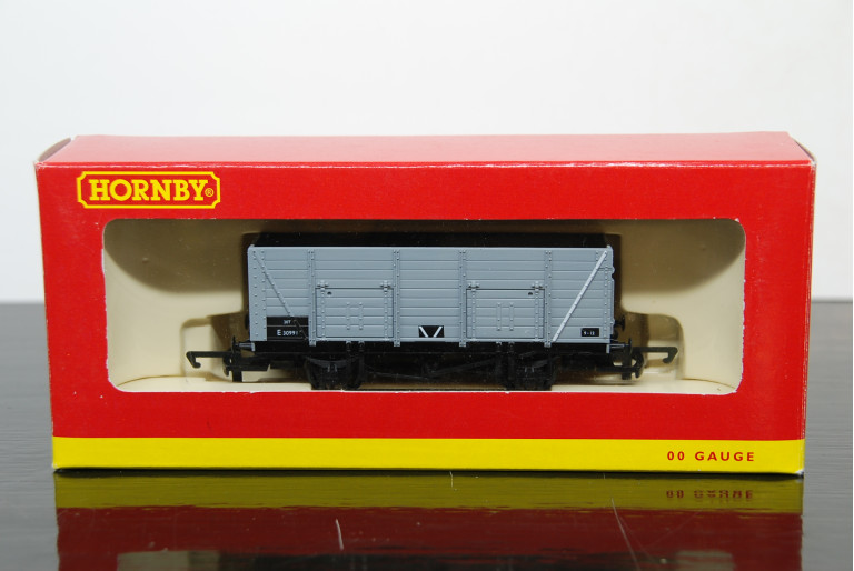 BR 9 Plank Mineral Wagon E30996 BR 9 Plank Mineral Wagon E30996