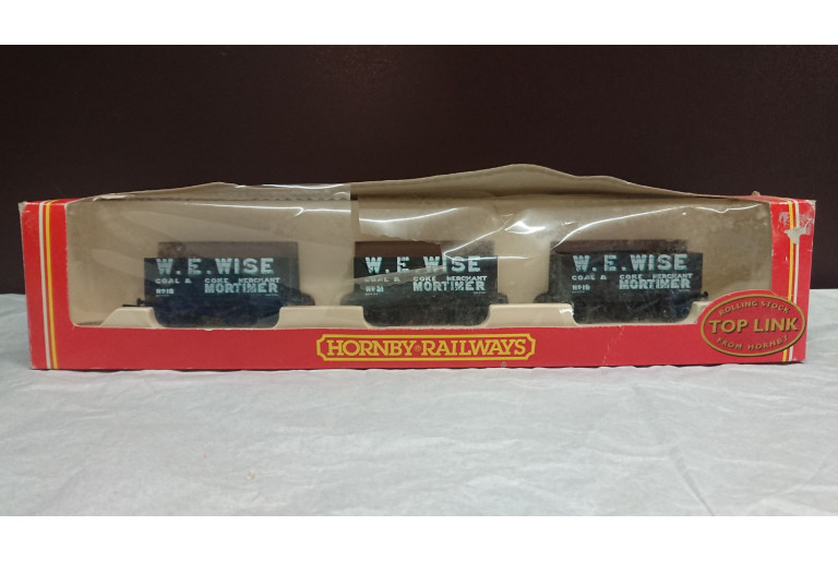 Set of 3 W E Wise Plank Wagons Set of 3 W E Wise Plank Wagons
