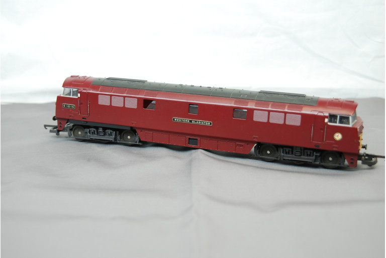 BR Western Gladiator Diesel Loco Maroon D1016