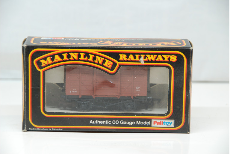 Mainline 37-137 Ventilated Box Van B751707