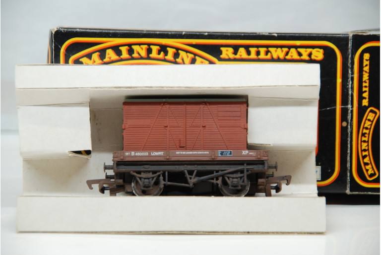 Mainline 1 Plank Wagon with Box Container