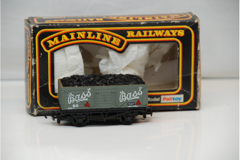 Mainline Bass 65 7 Plank Wagon