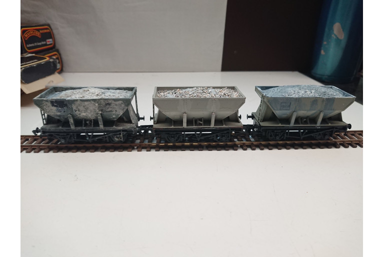 Ore Hopper Wagons Set of 3 Weathered Ore Hopper Wagons Set of 3 Weathered