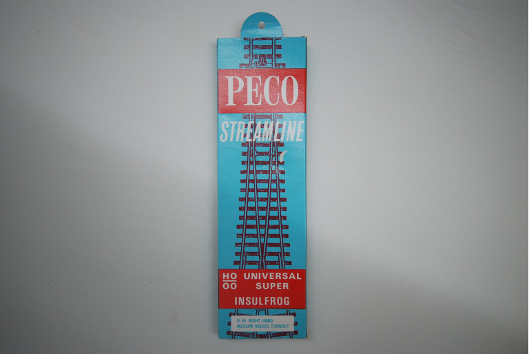 Peco SL-95 Insulfrog Right Medium Radius Turnout Peco SL-95 Insulfrog Right Medium Radius Turnout