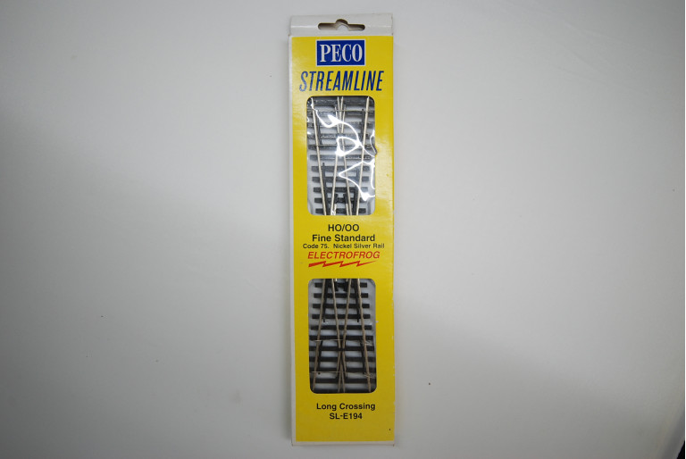 Peco SL-E194 Electrofrog Long Crossing