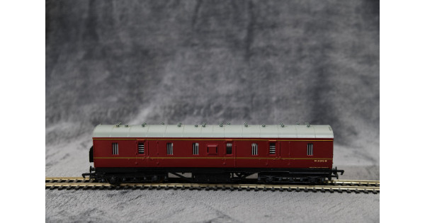 Replica Railways 12252 60' Parcels Van BR Lined Maroon No. M31293M