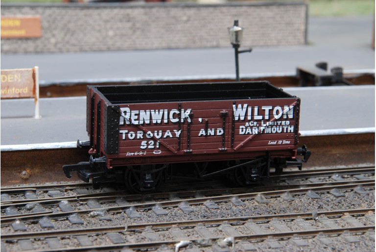 7 Plank Wagon Renwick Wilton & Co Ltd 521