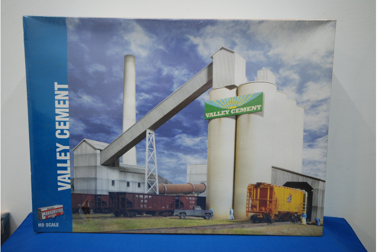 Valley Cement Plant Model kit 933-3098 Valley Cement Plant Model kit 933-3098